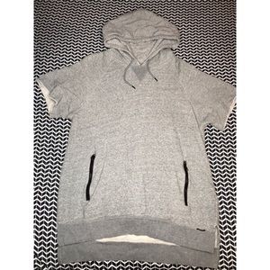On the Byas- Hoddie with zippered pockets- Size L
